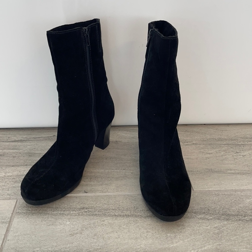 La Canadienne Women's Kate Suede Waterproof Boot 6.5.